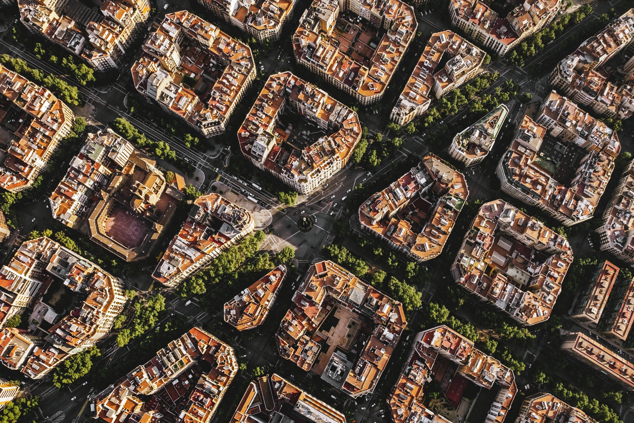 Le nouveau locataire de Barcelone : qui il est, ce qu'il cherche et pourquoi la location temporaire est sa réponse