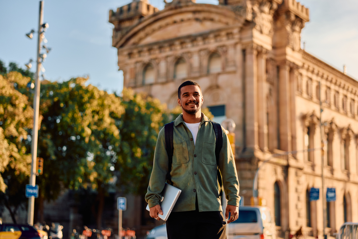 Barcelona para estudiantes internacionales: universidades, barrios y alojamiento temporal para el curso 2026-2027