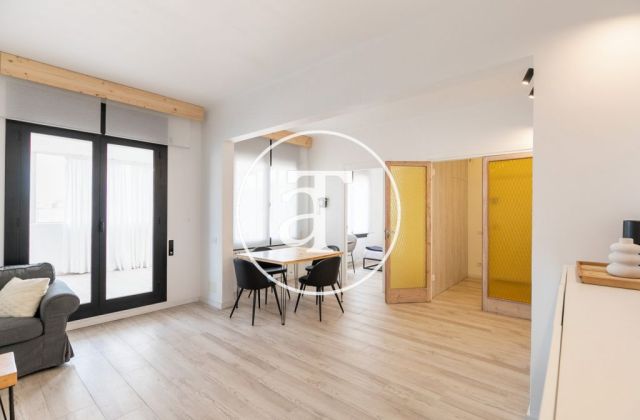 Ático de alquiler temporal con 3 habitaciones dobles y terraza en Sant Andreu 8