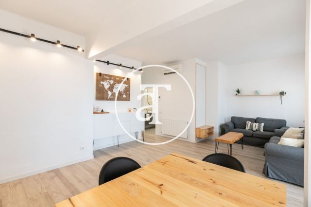 Ático de alquiler temporal con 3 habitaciones dobles y terraza en Sant Andreu 4