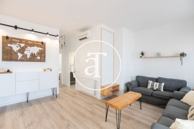 Ático de alquiler temporal con 3 habitaciones dobles y terraza en Sant Andreu 6