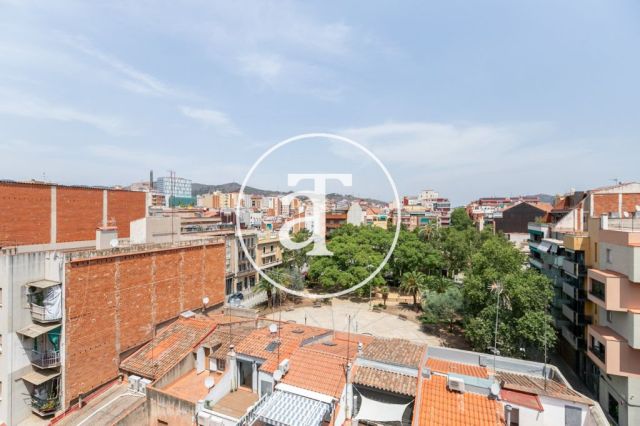 Ático de alquiler temporal con 3 habitaciones dobles y terraza en Sant Andreu 23