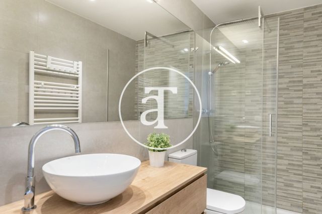 Location temporaire d'un appartement avec 2 chambres, studio et piscine chauffée à Plaza Europa 32