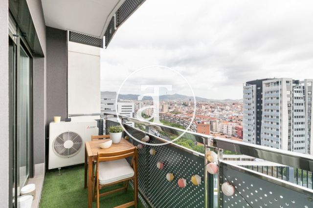 Location temporaire d'un appartement avec 2 chambres, studio et piscine chauffée à Plaza Europa 9