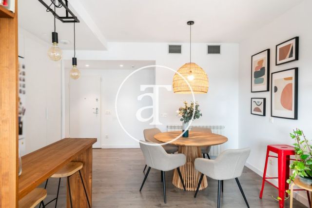 Location temporaire d'un appartement avec 2 chambres, studio et piscine chauffée à Plaza Europa 14