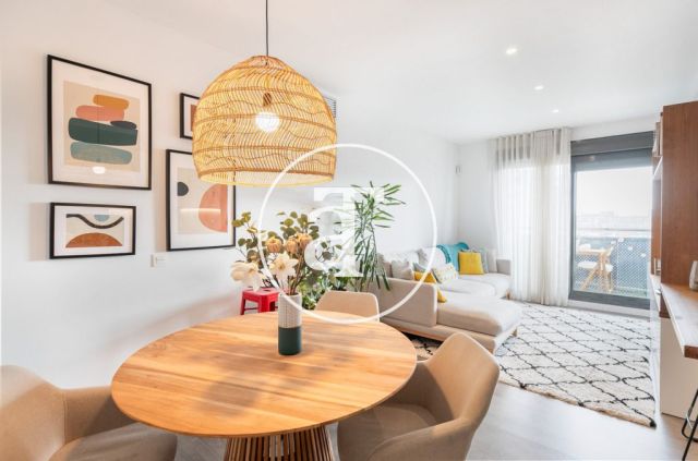 Location temporaire d'un appartement avec 2 chambres, studio et piscine chauffée à Plaza Europa 13