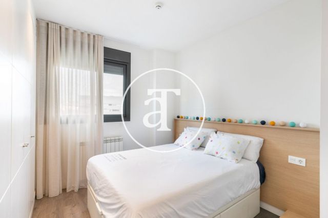 Location temporaire d'un appartement avec 2 chambres, studio et piscine chauffée à Plaza Europa 20