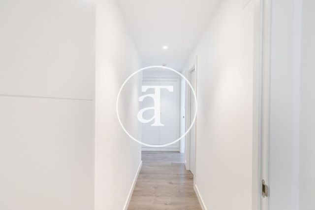 Location temporaire d'un appartement avec 2 chambres, studio et piscine chauffée à Plaza Europa 29