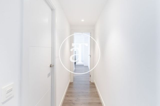 Location temporaire d'un appartement avec 2 chambres, studio et piscine chauffée à Plaza Europa 30