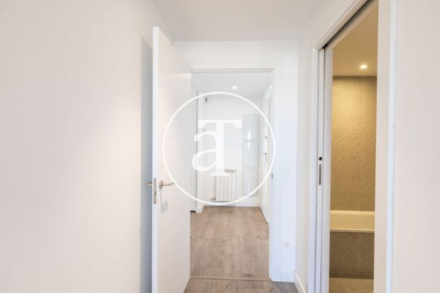 Location temporaire d'un appartement avec 2 chambres, studio et piscine chauffée à Plaza Europa 31