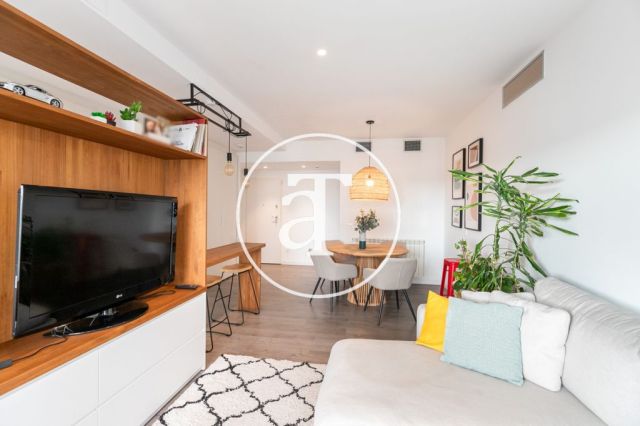 Location temporaire d'un appartement avec 2 chambres, studio et piscine chauffée à Plaza Europa 6