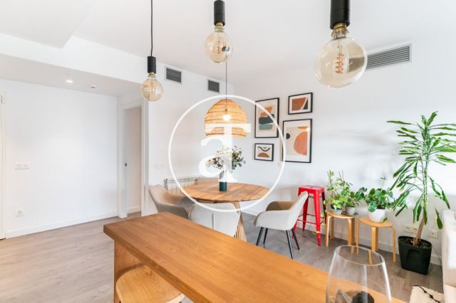 Location temporaire d'un appartement avec 2 chambres, studio et piscine chauffée à Plaza Europa 19