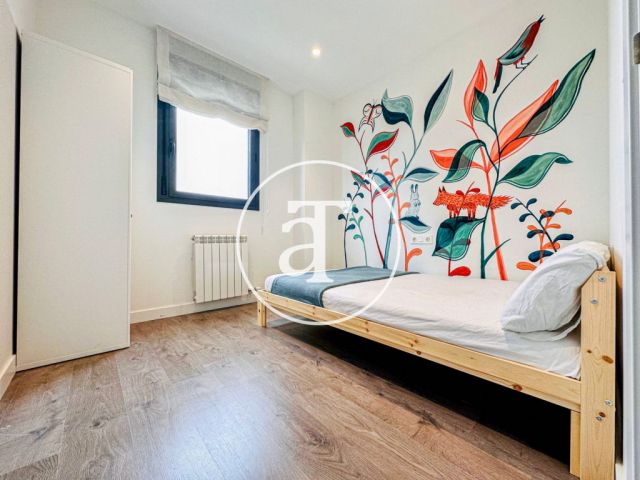 Location temporaire d'un appartement avec 2 chambres, studio et piscine chauffée à Plaza Europa 25