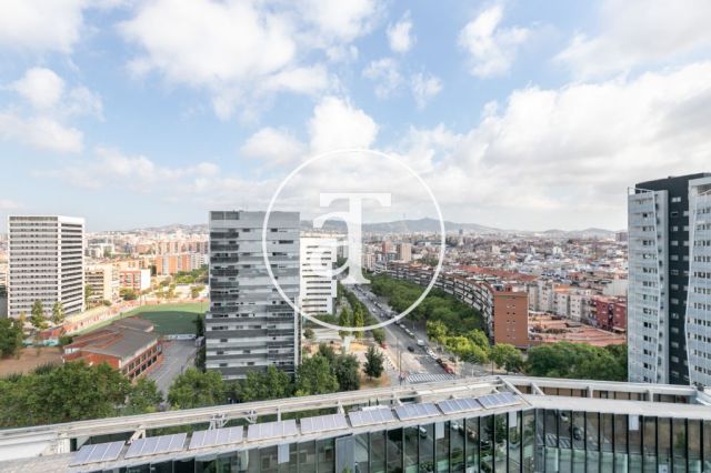 Location temporaire d'un appartement avec 2 chambres, studio et piscine chauffée à Plaza Europa 28