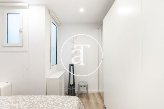 Monthly rental apartment with one bedroom close to the Bogatell station. 22