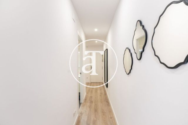 Monthly rental apartment with one bedroom close to the Bogatell station. 30