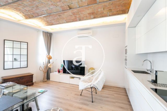 Monthly rental apartment with one bedroom close to the Bogatell station. 11