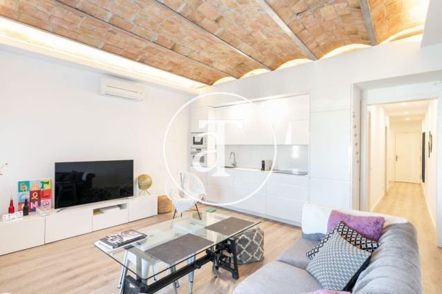Monthly rental apartment with one bedroom close to the Bogatell station. 12