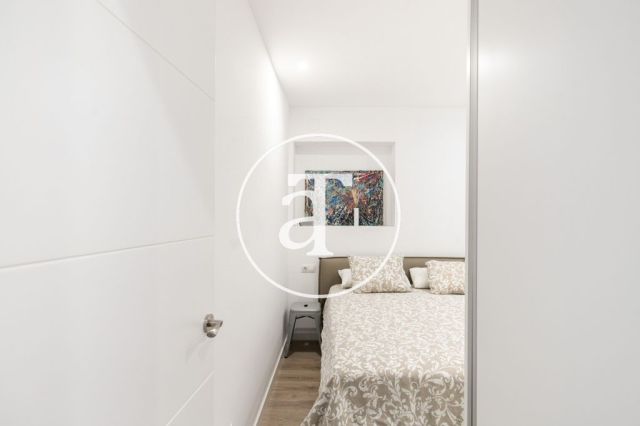 Monthly rental apartment with one bedroom close to the Bogatell station. 23