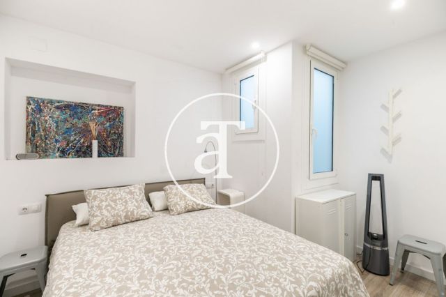 Monthly rental apartment with one bedroom close to the Bogatell station. 16