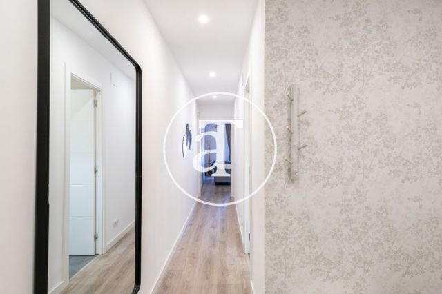 Monthly rental apartment with one bedroom close to the Bogatell station. 27