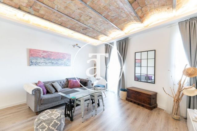 Monthly rental apartment with one bedroom close to the Bogatell station. 2