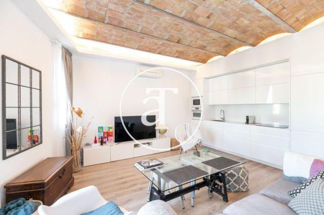 Monthly rental apartment with one bedroom close to the Bogatell station. 4