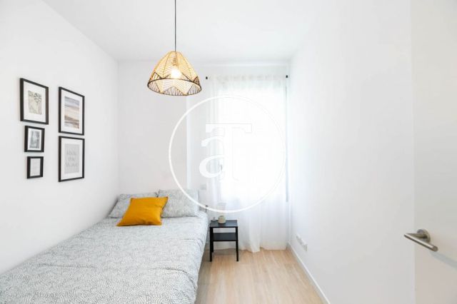 Piso de alquiler temporal de 2 habitaciones y terraza en Poblenou 21