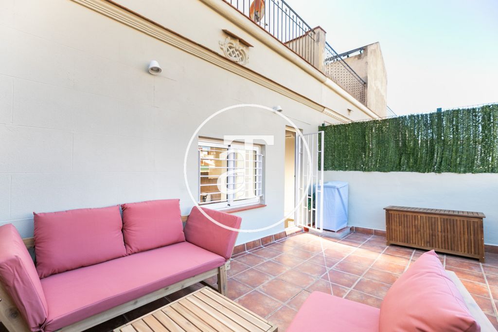 Monthly rental penthouse with 1 bedroom and terrace near the Sagrada Familia 1