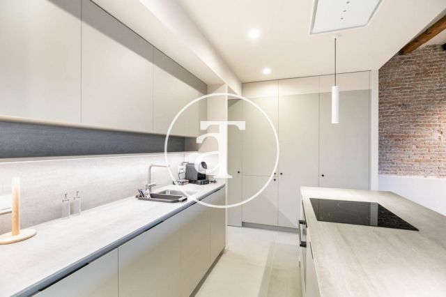 Brand new monthly rental apartment with 2 bedrooms and terrace close to the station Llacuna. 7