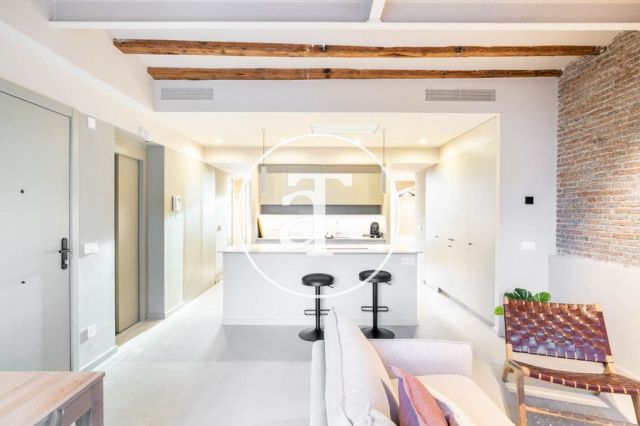 Brand new monthly rental apartment with 2 bedrooms and terrace close to the station Llacuna. 6