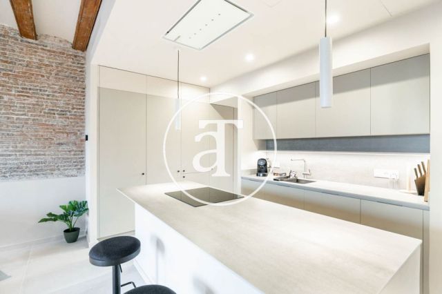 Piso de alquiler temporal de estreno de 2 habitaciones y terraza a un paso de la estación Llacuna 4