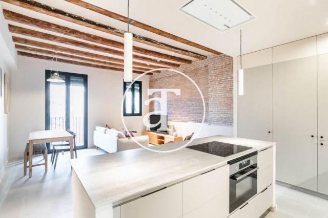 Piso de alquiler temporal de estreno de 2 habitaciones y terraza a un paso de la estación Llacuna 7
