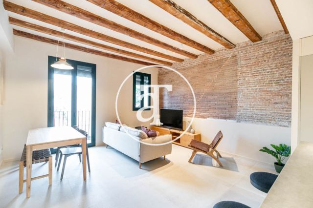 Piso de alquiler temporal de estreno de 2 habitaciones y terraza a un paso de la estación Llacuna 2