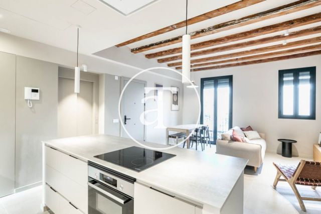 Piso de alquiler temporal de estreno de 2 habitaciones y terraza a un paso de la estación Llacuna 8