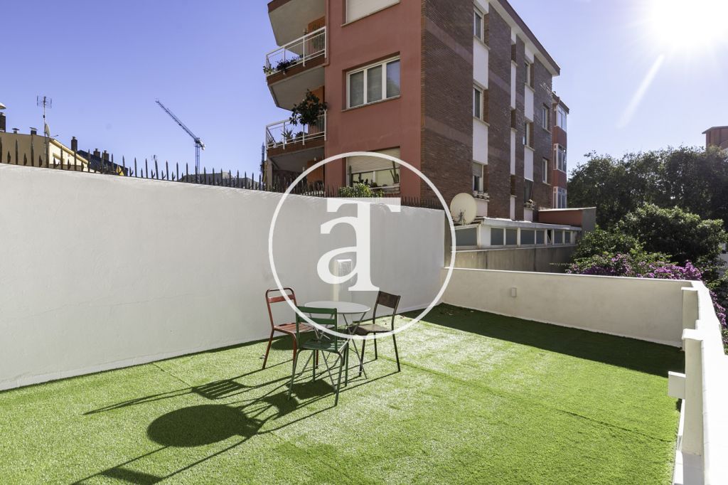Monthly rental house with 2 bedrooms and terrace a few steps from Parc Güell 2