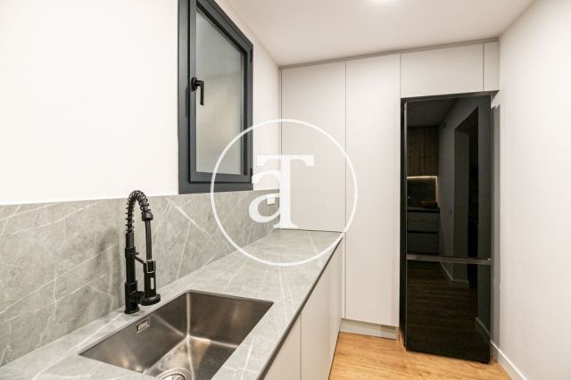 Appartement de 2 chambres à louer temporairement à Carrer de Girona 15