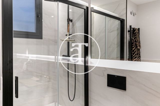 Appartement de 2 chambres à louer temporairement à Carrer de Girona 29