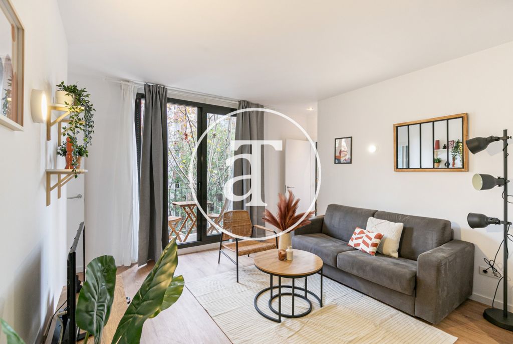 Apartamento de alquiler temporal con 2 habitaciones dobles en barrio Sagrada Familia