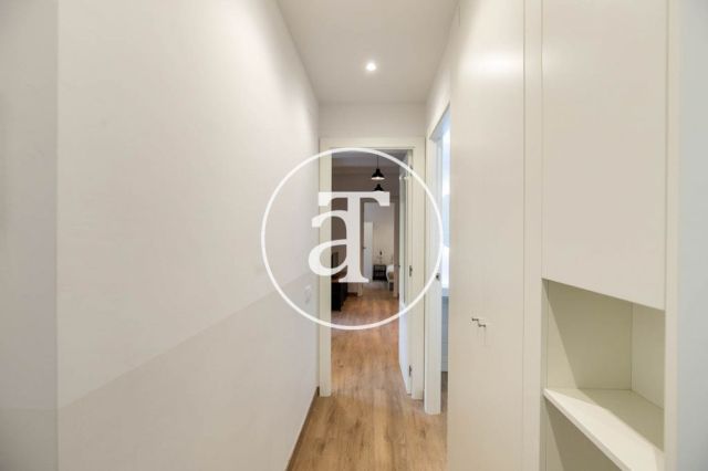 Monthly rental apartment with 3 bedrooms and terrace in El Clot 31