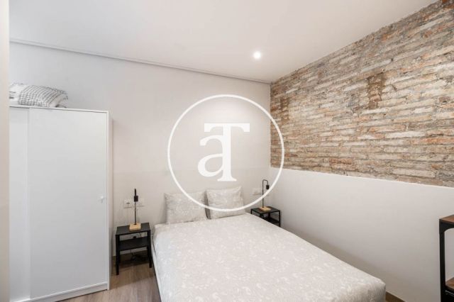 Monthly rental apartment with 3 bedrooms and terrace in El Clot 20