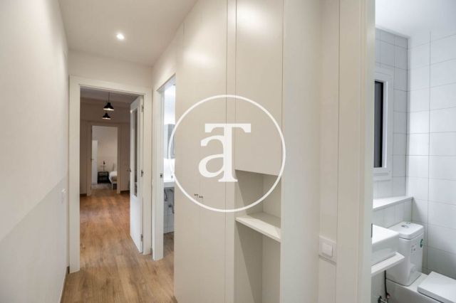 Monthly rental apartment with 3 bedrooms and terrace in El Clot 29