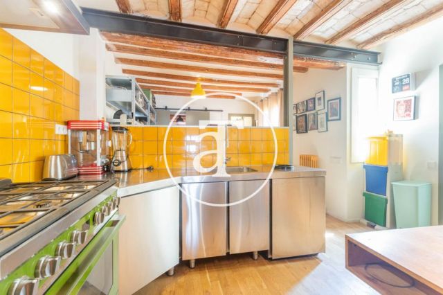 Monthly rental apartment with 2-bedroom close to La Rambla 22