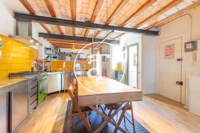 Monthly rental apartment with 2-bedroom close to La Rambla 20