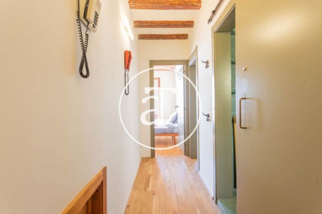 Monthly rental apartment with 2-bedroom close to La Rambla 27