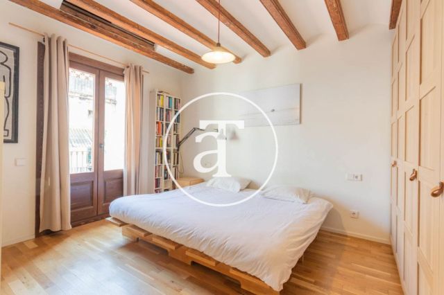 Monthly rental apartment with 2-bedroom close to La Rambla 38
