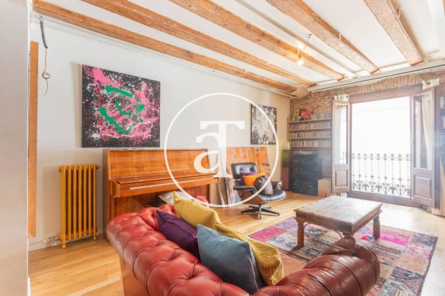Monthly rental apartment with 2-bedroom close to La Rambla 7