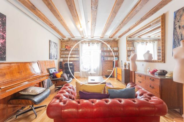 Monthly rental apartment with 2-bedroom close to La Rambla 2