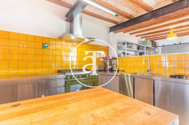 Monthly rental apartment with 2-bedroom close to La Rambla 16