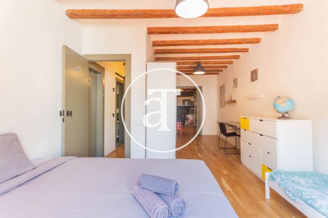 Monthly rental apartment with 2-bedroom close to La Rambla 34